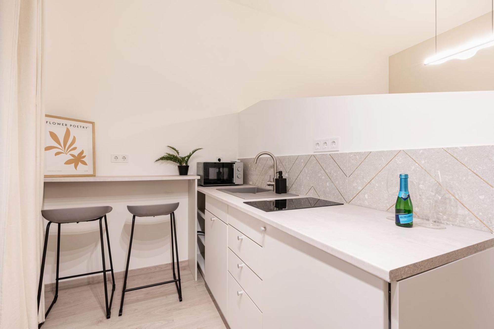 Kl31 - Urban Escape - Prime Location - Klauzal Square By Bqa Apartment Budapest Ngoại thất bức ảnh